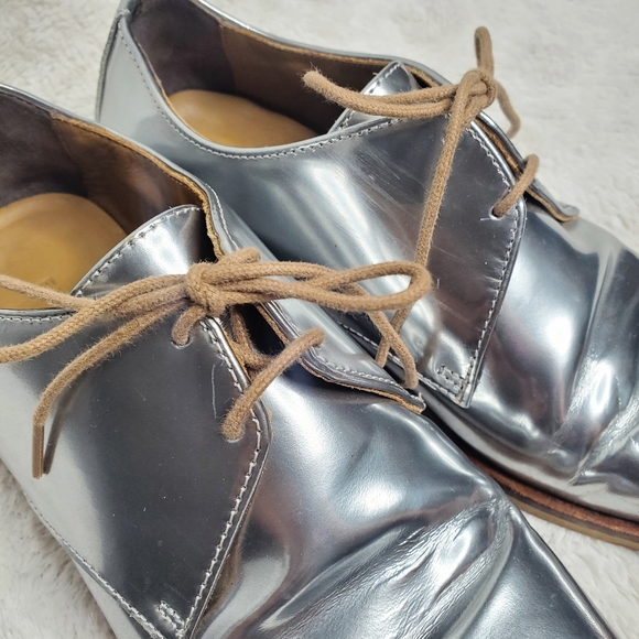 Everlane  E2 Shine Silver Modern Oxfords - Picture 9 of 16